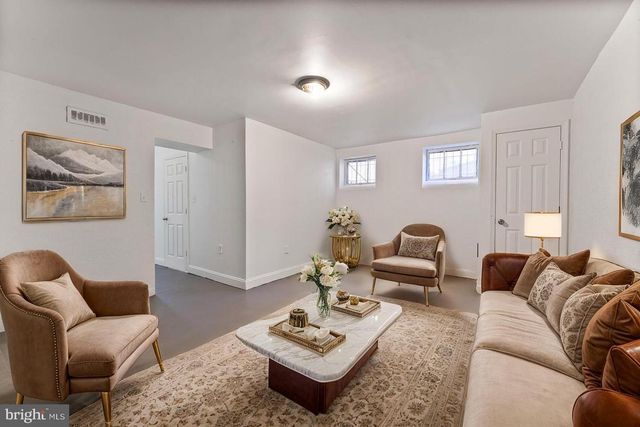 212 DIVISION AVE NE, Washington, DC 20019