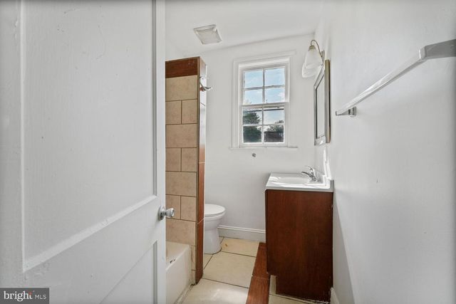 212 DIVISION AVE NE, Washington, DC 20019