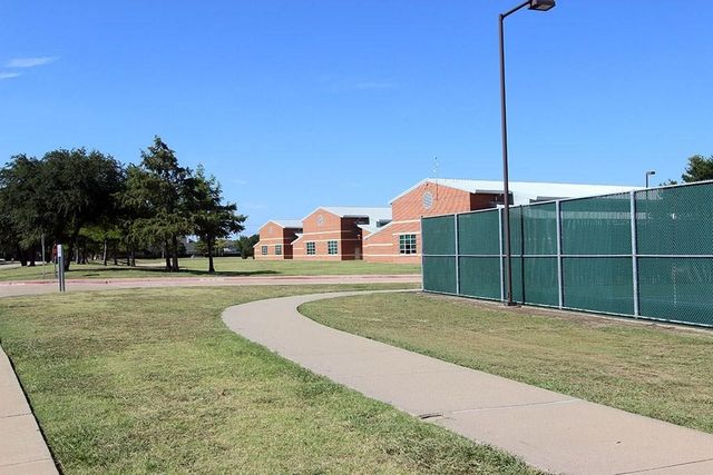 9692 Crossvine Lane, Frisco, TX 75035