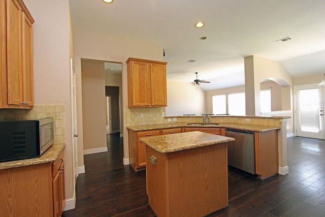 9692 Crossvine Lane, Frisco, TX 75035