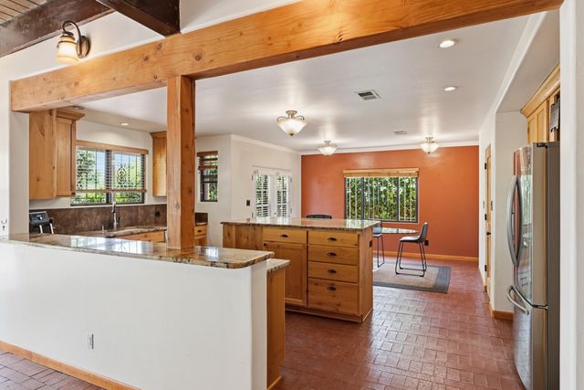1405 Sigma Chi Road NE, Albuquerque, NM 87106