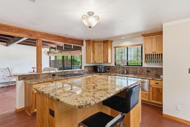 1405 Sigma Chi Road NE, Albuquerque, NM 87106