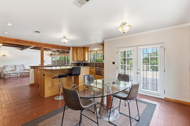 1405 Sigma Chi Road NE, Albuquerque, NM 87106