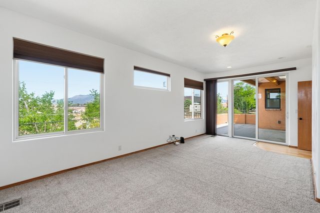 1405 Sigma Chi Road NE, Albuquerque, NM 87106