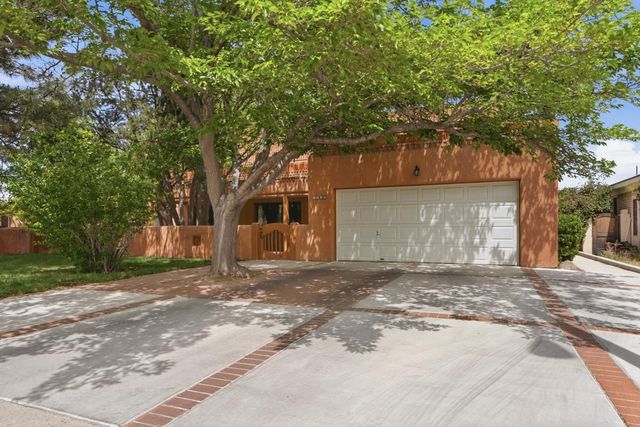 1405 Sigma Chi Road NE, Albuquerque, NM 87106