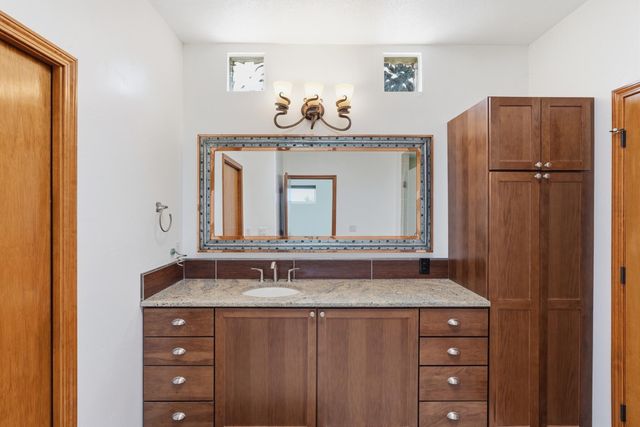 1405 Sigma Chi Road NE, Albuquerque, NM 87106