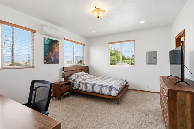 1405 Sigma Chi Road NE, Albuquerque, NM 87106