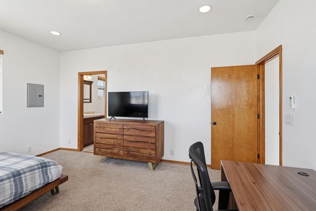 1405 Sigma Chi Road NE, Albuquerque, NM 87106