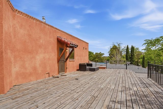 1405 Sigma Chi Road NE, Albuquerque, NM 87106