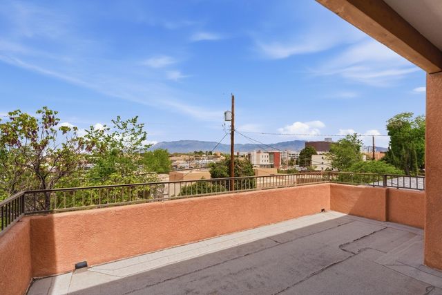 1405 Sigma Chi Road NE, Albuquerque, NM 87106