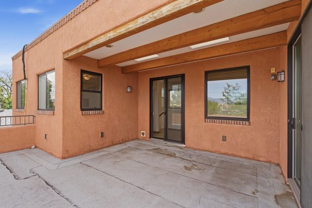 1405 Sigma Chi Road NE, Albuquerque, NM 87106