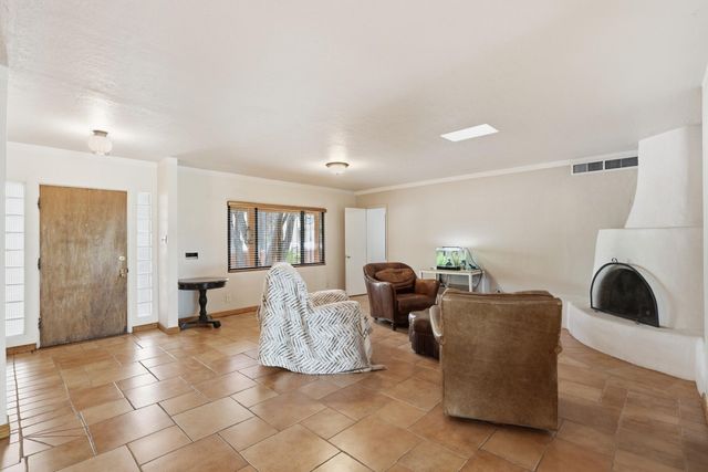 1405 Sigma Chi Road NE, Albuquerque, NM 87106