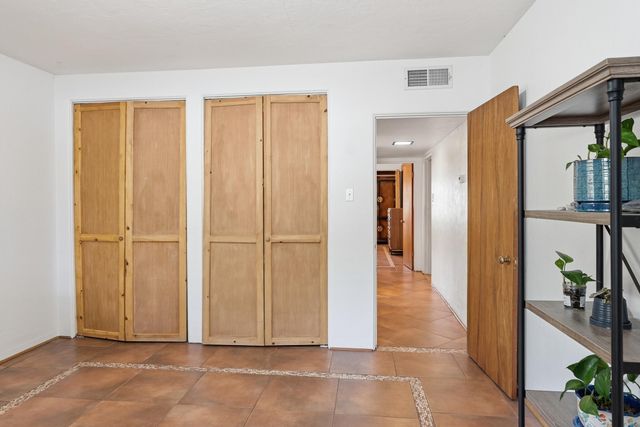 1405 Sigma Chi Road NE, Albuquerque, NM 87106