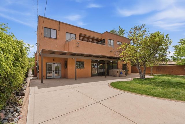 1405 Sigma Chi Road NE, Albuquerque, NM 87106