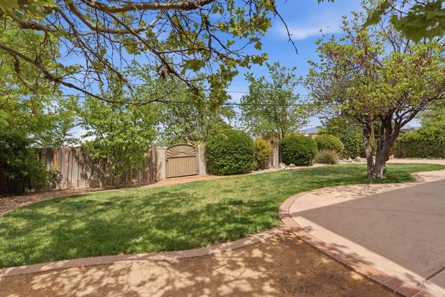 1405 Sigma Chi Road NE, Albuquerque, NM 87106