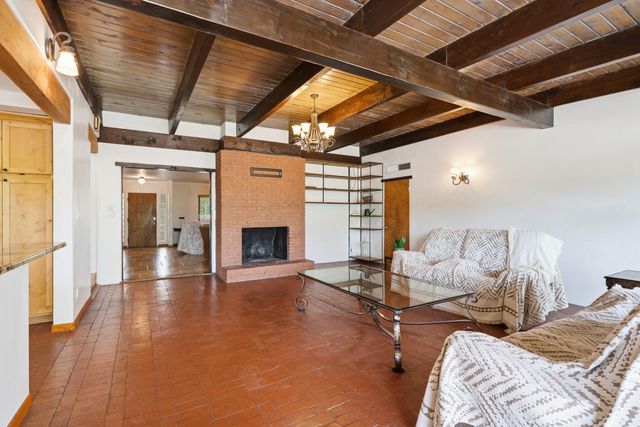 1405 Sigma Chi Road NE, Albuquerque, NM 87106