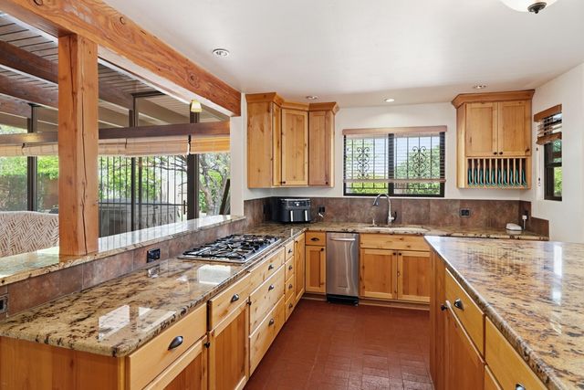 1405 Sigma Chi Road NE, Albuquerque, NM 87106