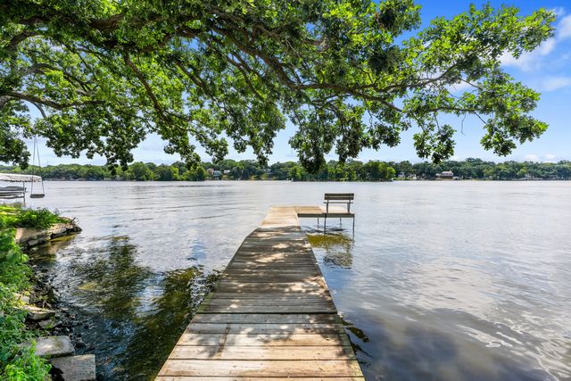 5110 W Lake Shore Drive, Wonder Lake, IL 60097