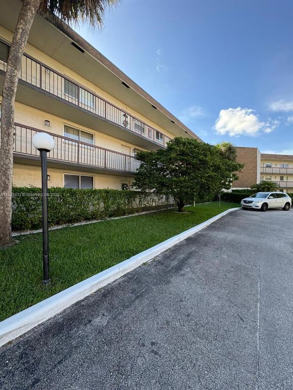 7480 NW 17th St 103, Plantation, FL 33313
