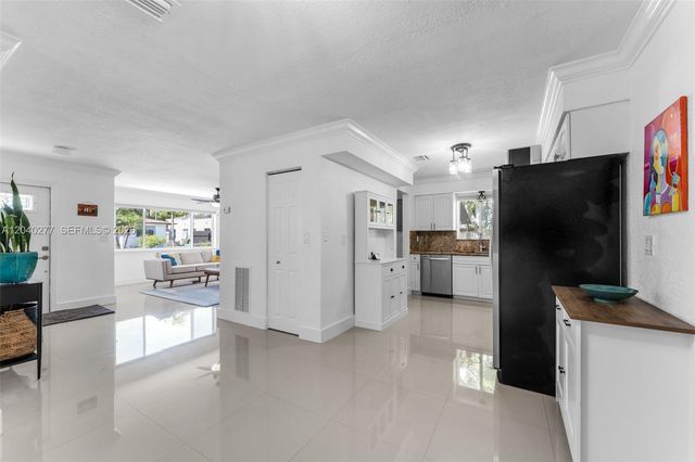 2131 SW 17th Street ., Miami, FL 33145