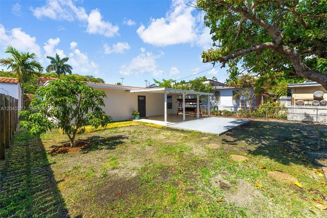 2131 SW 17th Street ., Miami, FL 33145