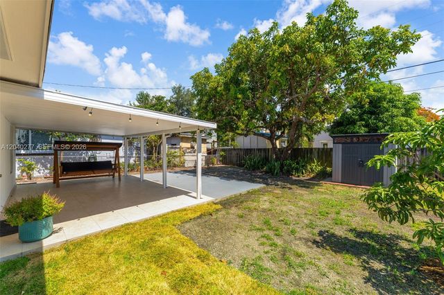 2131 SW 17th Street ., Miami, FL 33145