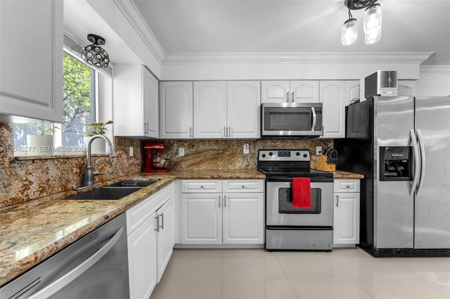2131 SW 17th Street ., Miami, FL 33145