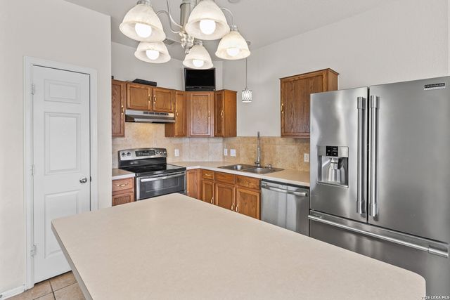 14219 Rosy Finch, San Antonio, TX 78233