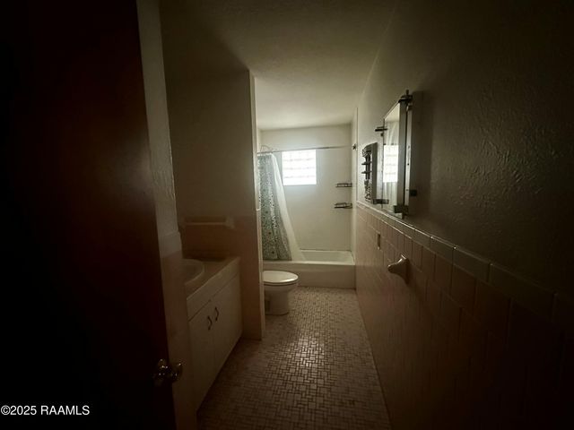 104 E Shamrock Drive, Lafayette, LA 70508