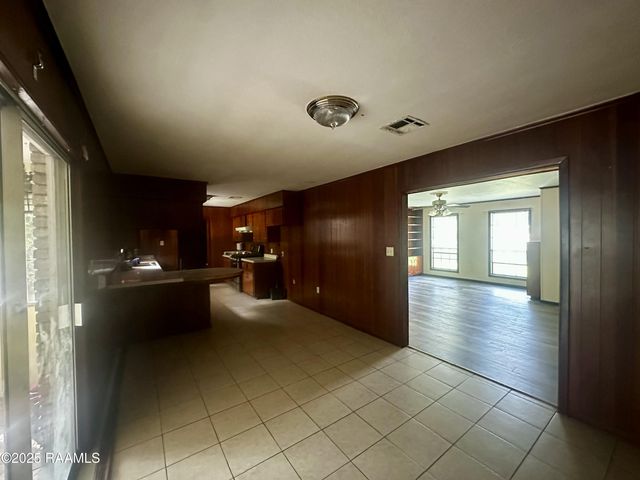 104 E Shamrock Drive, Lafayette, LA 70508