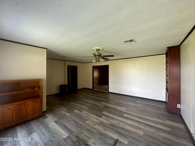 104 E Shamrock Drive, Lafayette, LA 70508