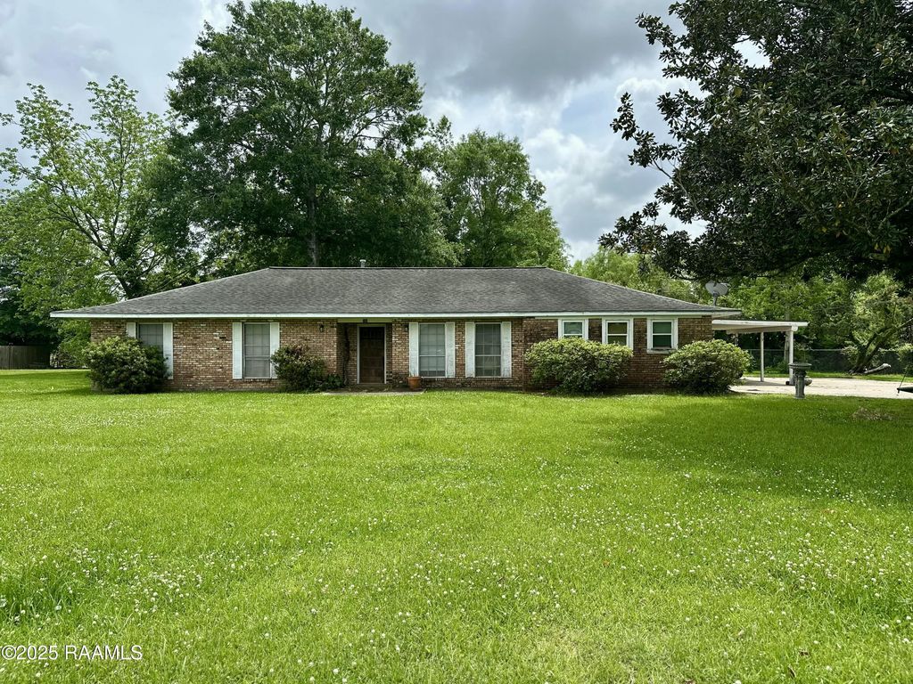 104 E Shamrock Drive, Lafayette, LA 70508