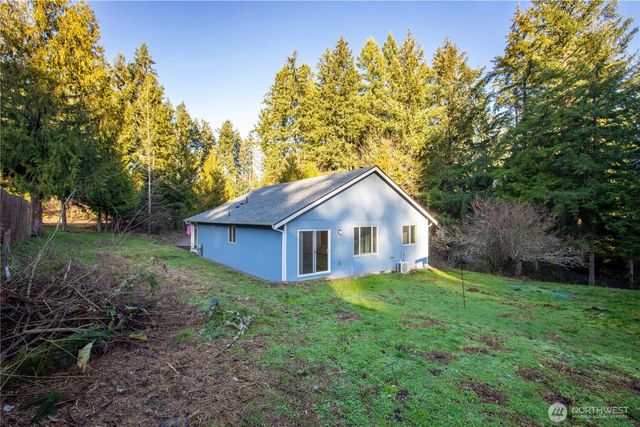 17643 Loop Lane SE, Yelm, WA 98597