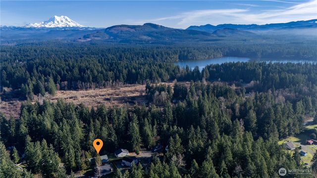 17643 Loop Lane SE, Yelm, WA 98597