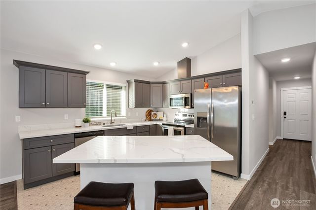 17643 Loop Lane SE, Yelm, WA 98597