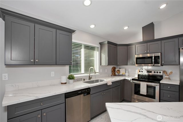 17643 Loop Lane SE, Yelm, WA 98597