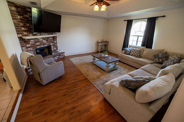 516 Cavaness Dr, Houma, LA 70364