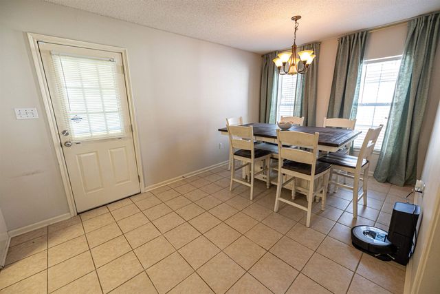 516 Cavaness Dr, Houma, LA 70364