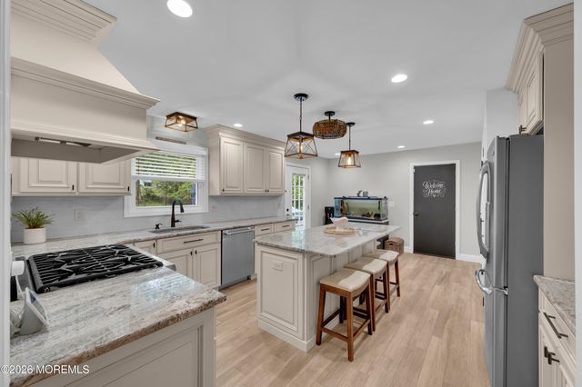33 Baldwin Avenue, Morganville, NJ 07751