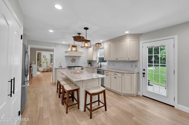 33 Baldwin Avenue, Morganville, NJ 07751