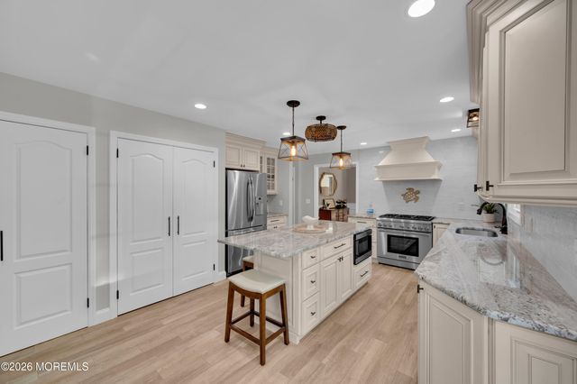 33 Baldwin Avenue, Morganville, NJ 07751