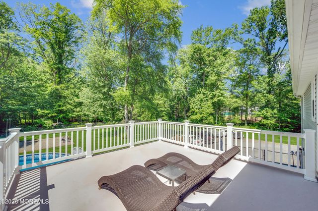 33 Baldwin Avenue, Morganville, NJ 07751