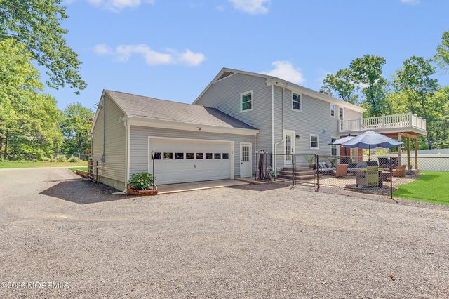 33 Baldwin Avenue, Morganville, NJ 07751