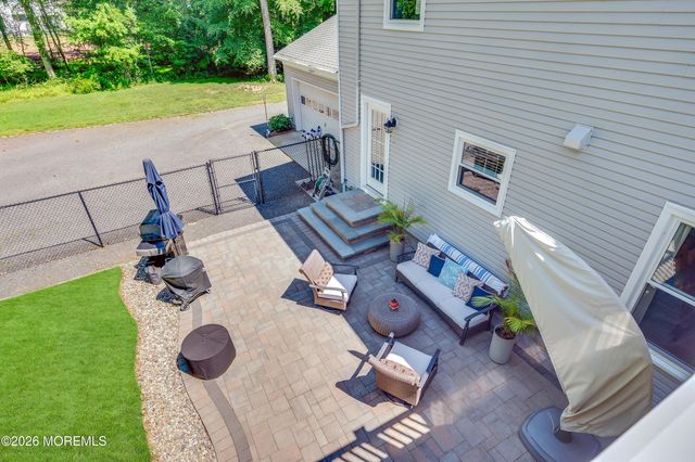 33 Baldwin Avenue, Morganville, NJ 07751