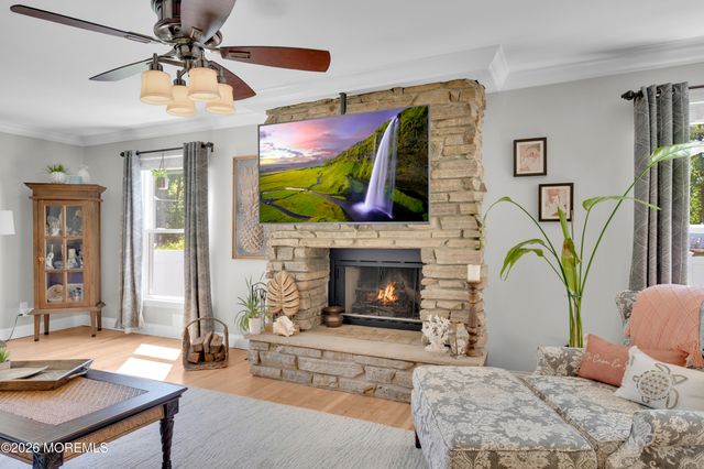 33 Baldwin Avenue, Morganville, NJ 07751
