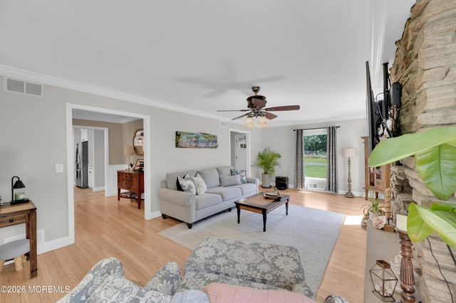 33 Baldwin Avenue, Morganville, NJ 07751