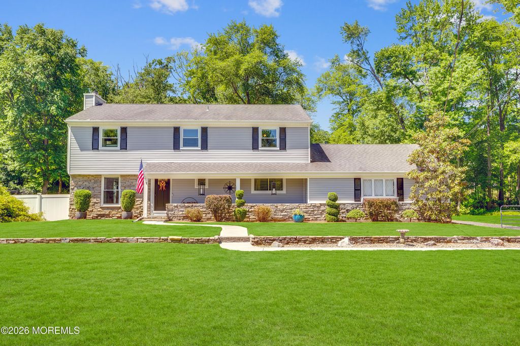 33 Baldwin Avenue, Morganville, NJ 07751