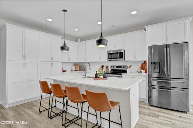 402 Reynolds Court, Sneads Ferry, NC 28460