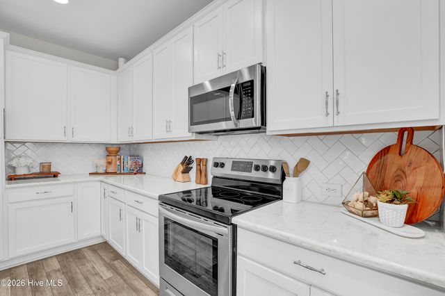 402 Reynolds Court, Sneads Ferry, NC 28460