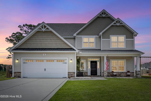 402 Reynolds Court, Sneads Ferry, NC 28460